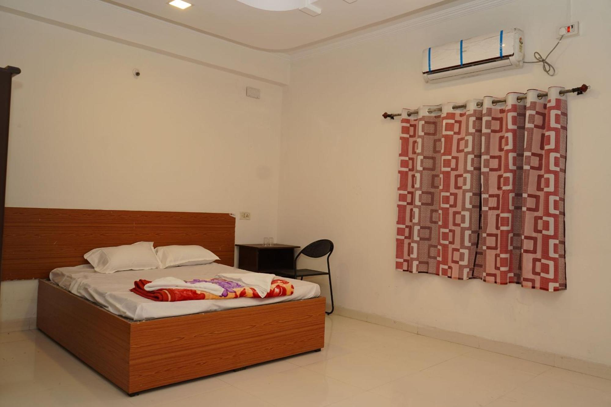 Hotel Chaitanya Lodging Supe Luaran gambar